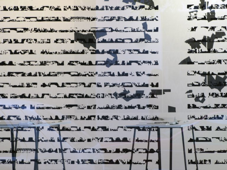 marseille_nyc_in_madrid.rtf - Sticker mural collé sur vitre - 450 X 260 cm - 2014.
ARCO Madrid 2014 / Cruce Contemporaneo.
Curated by : Anne-Laure Chamboissier & Christophe Daviet-Thery