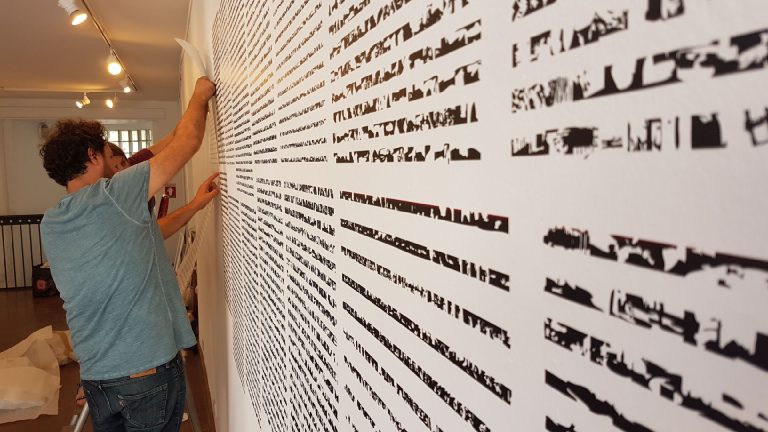 pages_de_marches.rtf
Sticker mural 3m50 x 1m20 -  2018, Nancy (Prod: galerie Modulab)
