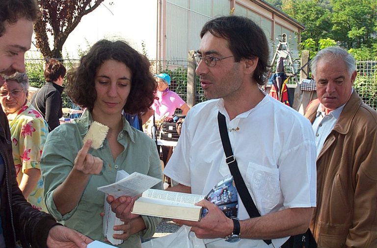 Récoltes d'objets au vide-grenier de Fontaine